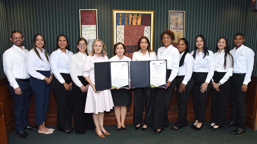 Autocamiones y Agencias Generales reciben certificación OEA