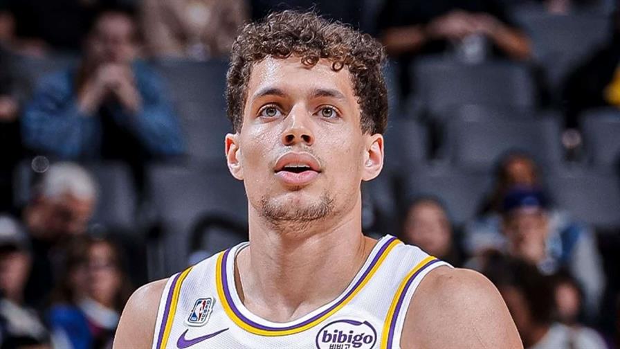 Chris Mañón debuta con Los Angeles Lakers y se suma a David Jones García Chris Mañón debuta con Los Angeles Lakers y se suma a David Jones García