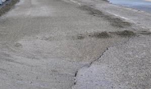 Tormenta Melissa provoca deslizamiento de tierra en la recién inaugurada Circunvalación de Baní