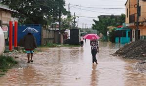 Expertos llaman a reforzar medidas sanitarias preventivas por incidencia del huracán Melissa