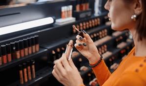 Qué hay detrás de la compra del negocio de cosmética de Kering por L´Oréal