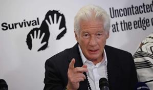 Richard Gere alerta sobre el peligro que enfrentan los pueblos indígenas en Londres