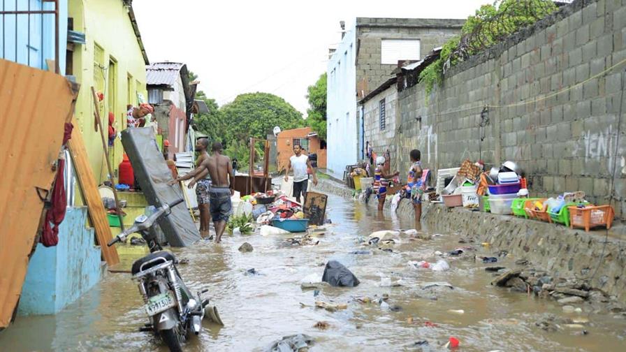 Tormenta Melissa provoca deslizamiento de tierra en la recién inaugurada Circunvalación de Baní Tormenta Melissa provoca deslizamiento de tierra en la recién inaugurada Circunvalación de Baní