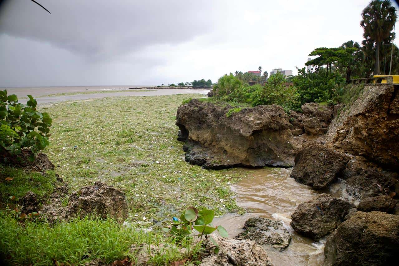 Malecón de Santo Domingo tras la tormenta Melissa.