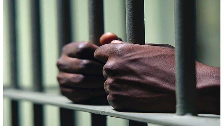 Dictan prisión preventiva a un hombre acusado de manipular redes eléctricas