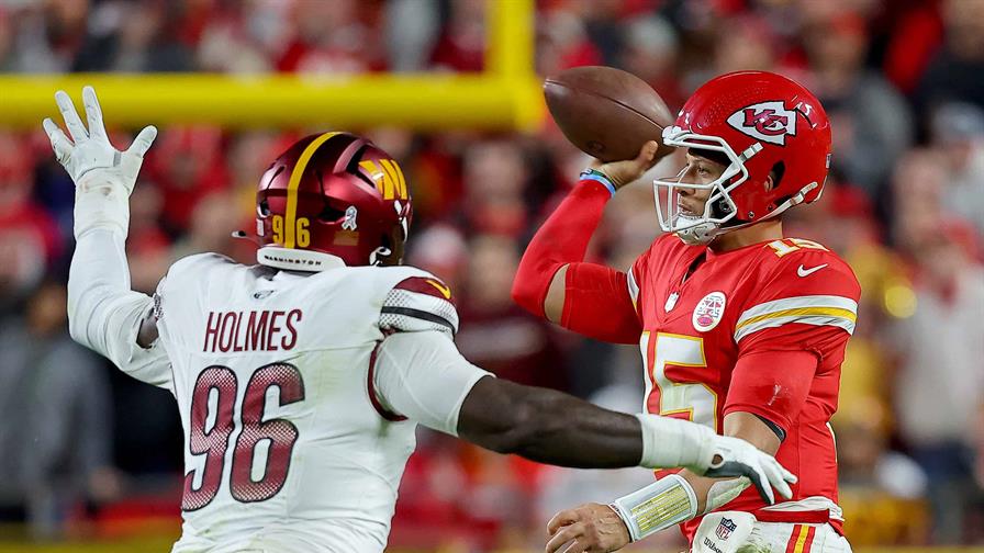 Patrick Mahomes comanda victoria de Chiefs sobre Commanders en cierre de semana ocho de la NFL