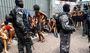 Los narcotraficantes paralizan Río de Janeiro en represalia a una operación con 64 muertos