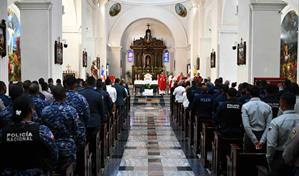 Celebran misa en Santiago por el Día de San Judas Tadeo, patrón de la Policía Nacional