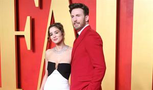 Chris Evans y Alba Baptista dan la bienvenida a su primer hijo