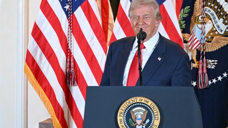 Trump bromea con que a veces perturba a los mercados con sus políticas Trump bromea con que a veces perturba a los mercados con sus políticas