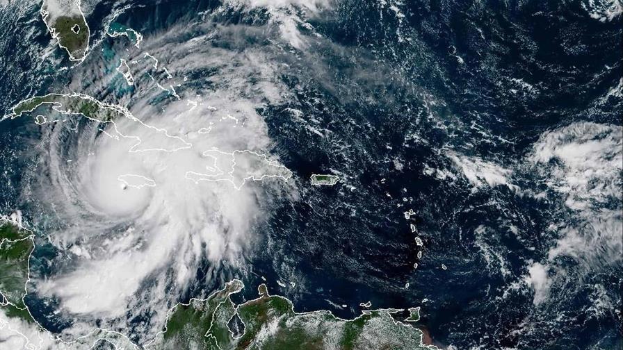 El huracán Melissa toca tierra en Jamaica como categoría 5