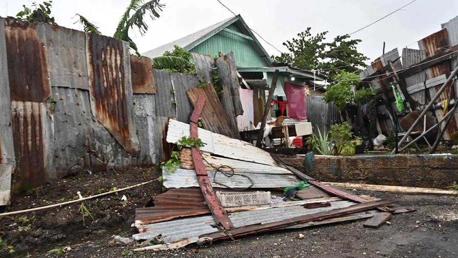 El huracán Melissa disminuye a categoría 4 a su paso por Jamaica El huracán Melissa disminuye a categoría 4 a su paso por Jamaica