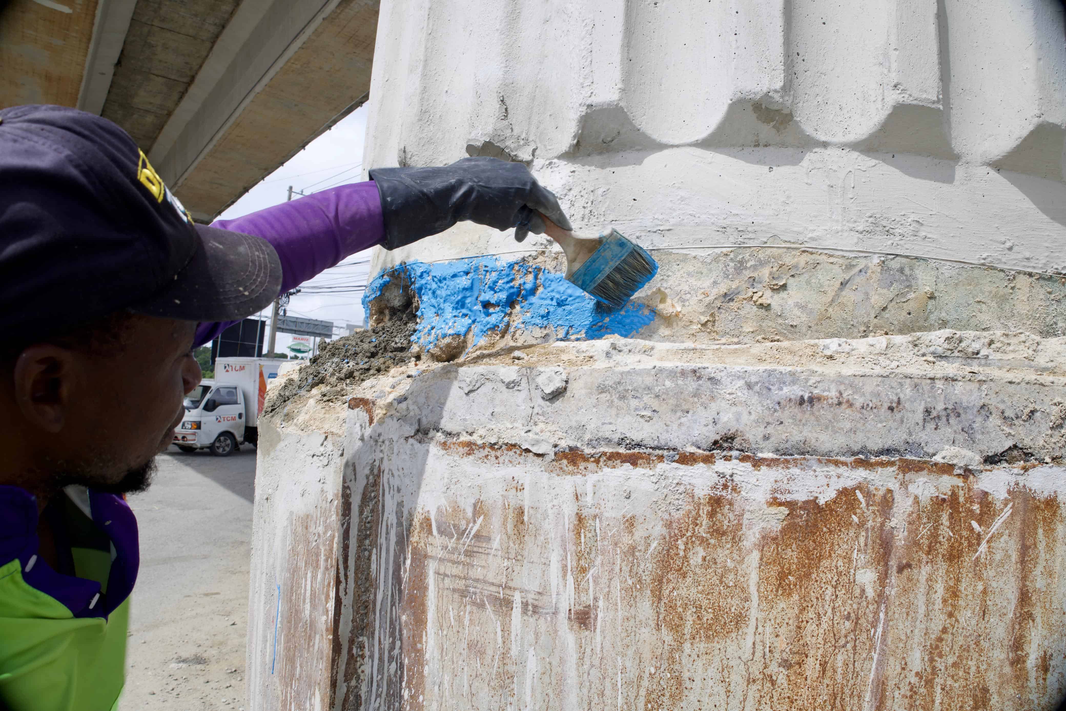<font dir=auto style=vertical-align: inherit;><font dir=auto style=vertical-align: inherit;>Personal trabaja en la Línea 2C del Metro de Santo Domingo. </font></font>