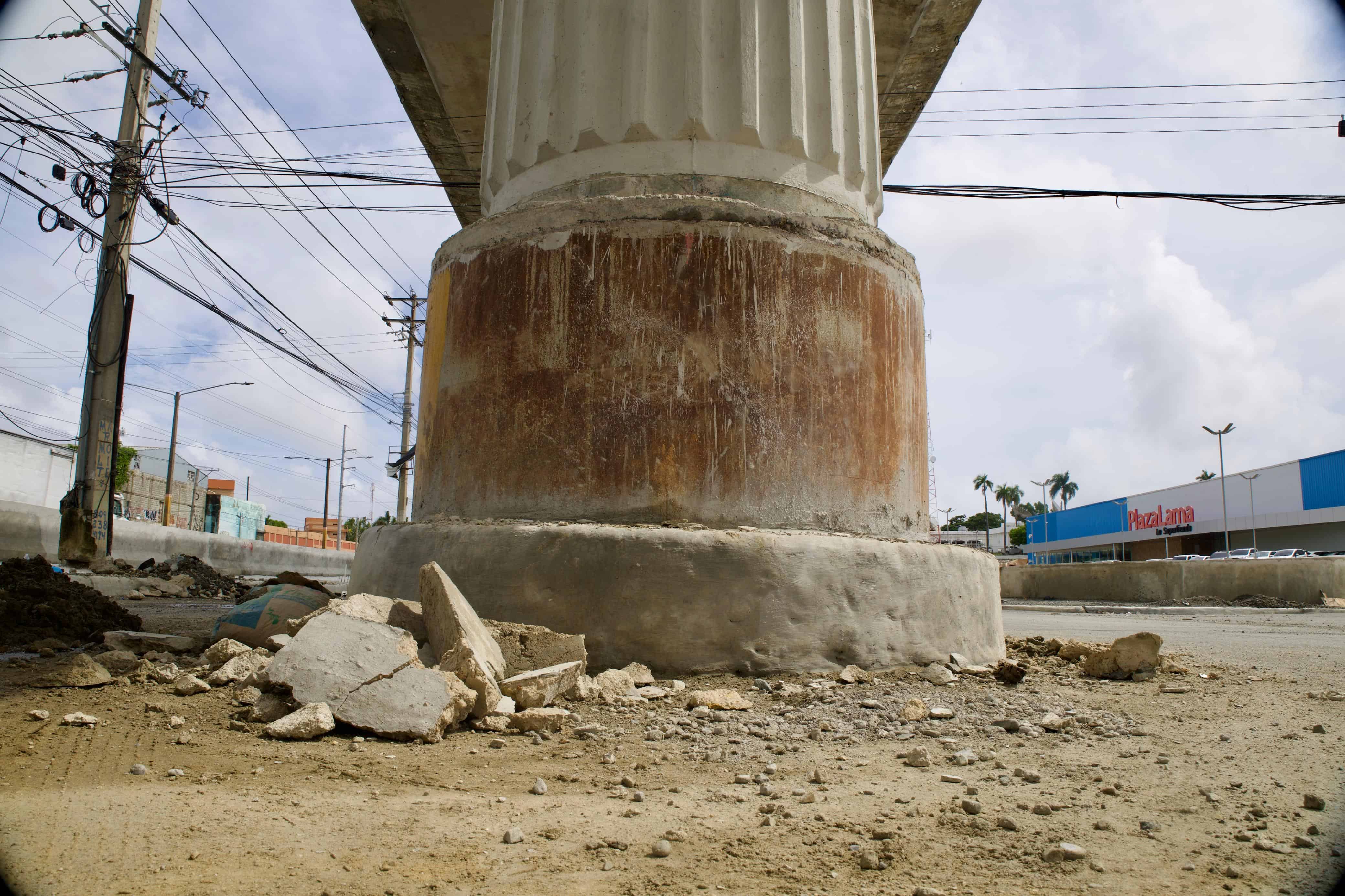 Columna en la Línea 2C del Metro de Santo Domingo. 