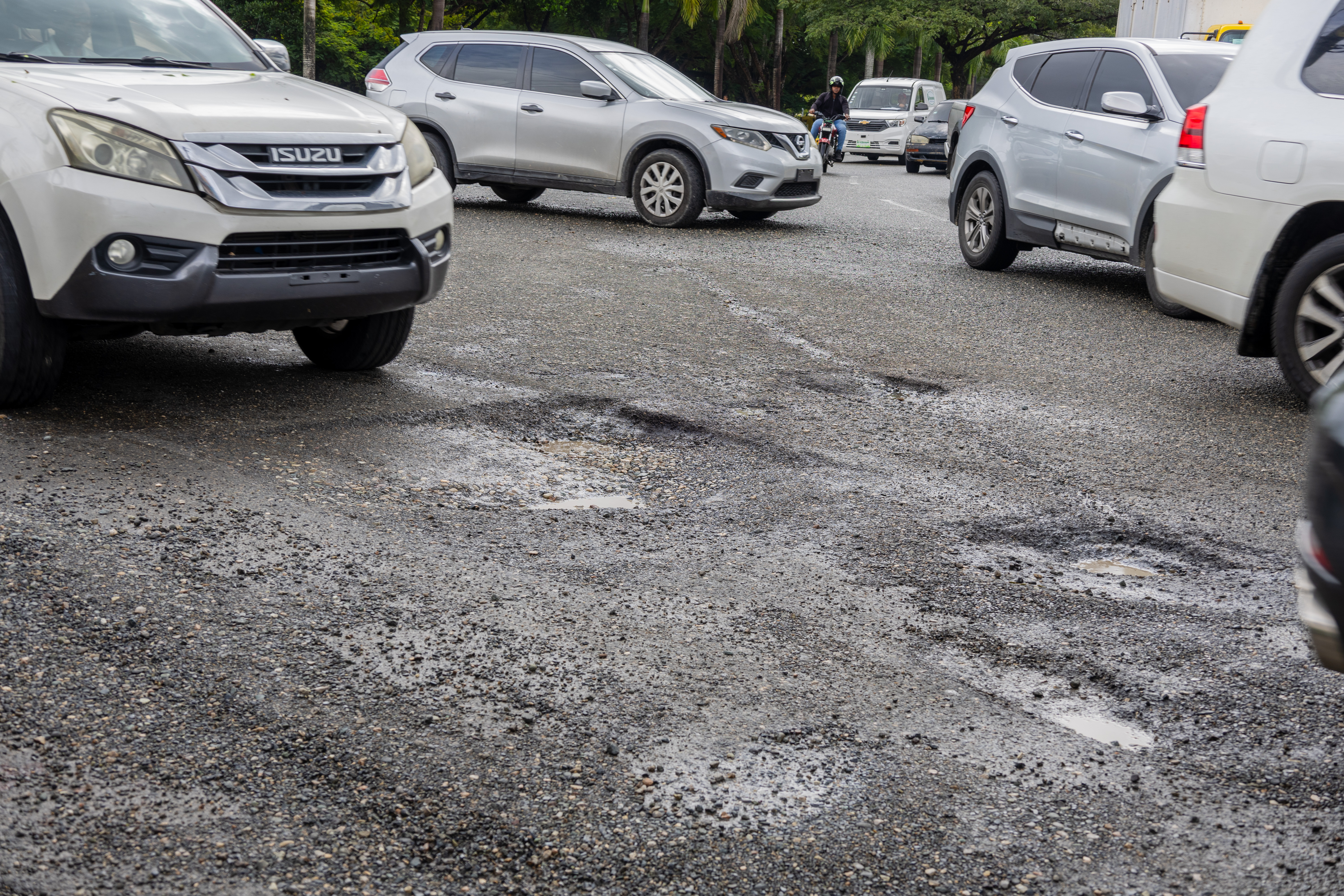 Los baches en la avenida República de Colombia esquina Los Próceres.