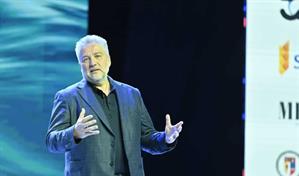 Álex Rovira dicta conferencia magistral "El mundo que viene: cambio, transformación y sentido"