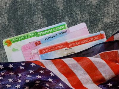 EE. UU. frena extensión automática de los permisos de trabajo