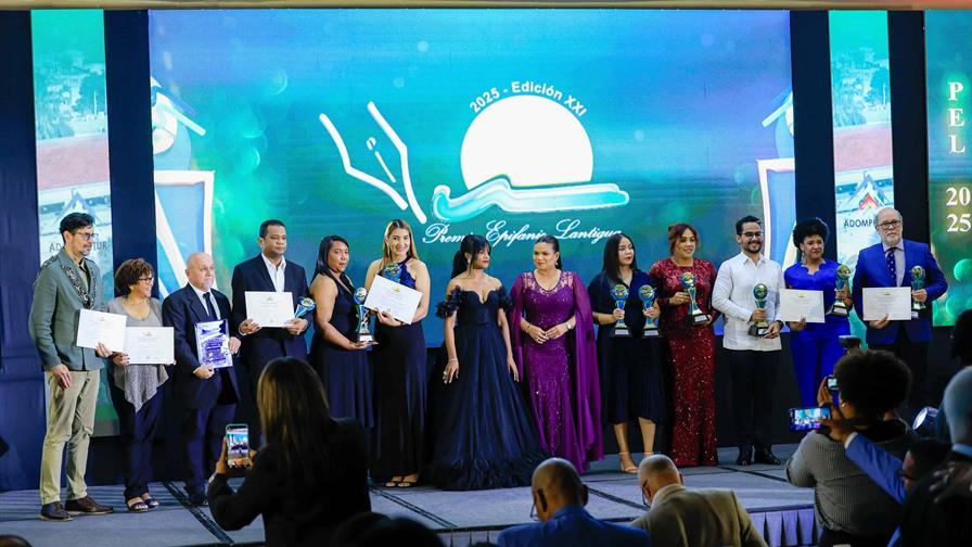 Adompretur celebra la XXI del Premio Nacional de Periodismo Turístico Epifanio Lantigua