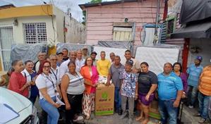 Gobierno asiste a familias afectadas por incendio en un sector de Santiago