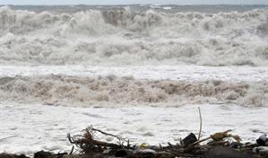 El poderoso huracán Melissa toca tierra en Cuba tras golpear a Jamaica