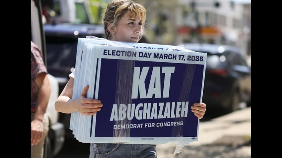 Imputan a una candidata demócrata al Congreso de EE. UU. de obstaculizar a un agente del ICE Imputan a una candidata demócrata al Congreso de EE. UU. de obstaculizar a un agente del ICE