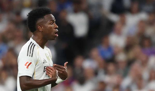 Vinicius Junior se disculpa: La pasión me traiciona tras la sustitución en el Clásico