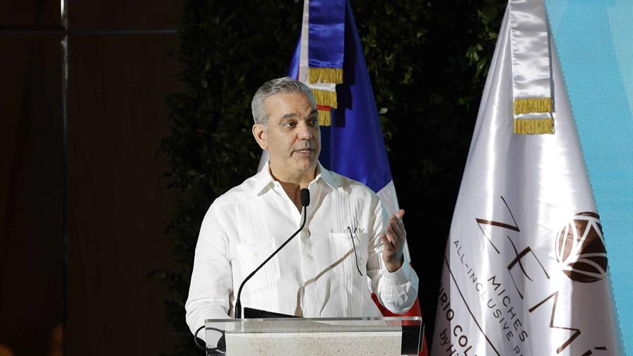 Presidente Abinader reconoce que se necesita una carretera entre Miches y El Seibo Presidente Abinader reconoce que se necesita una carretera entre Miches y El Seibo