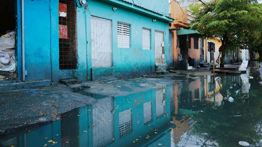 "Todavía mi cama está mojada", ciudadanos siguen afectados por las lluvias en Villas Agrícolas "Todavía mi cama está mojada", ciudadanos siguen afectados por las lluvias en Villas Agrícolas