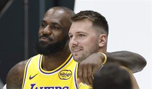 La NBA aprueba la venta récord de los Lakers