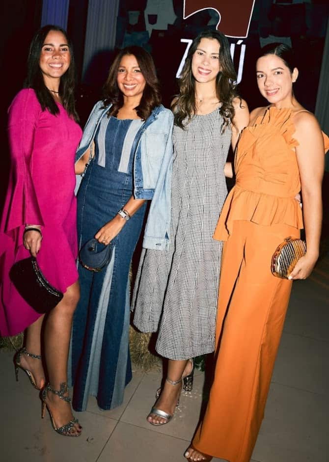 Ally Dantes, Karina Fabián, Annabel Dantes y Keeren Payano.