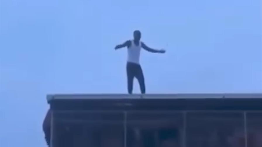 Villa Carmen: hombre se lanza de azotea de edificio huyendo de la Policía, sobrevive y es apresado