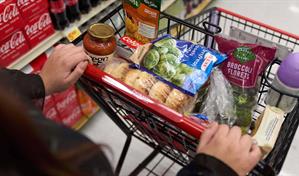 Diez millones de latinos perderían vales de comida SNAP por el cierre de Gobierno en EE. UU.