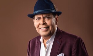 El merenguero Fernando Villalona atraviesa un delicado estado de salud