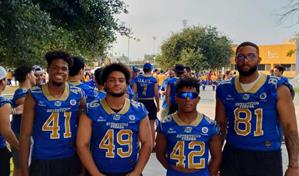 Cuatro dominicanos estudian en México gracias al fútbol americano