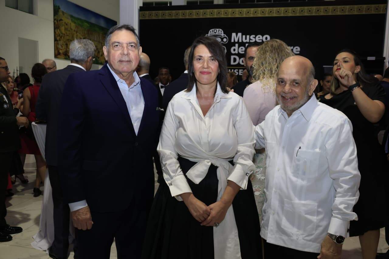 Gamal Michelén, Mustafa Kemal Atatürk y Manuel Vargas Payano.