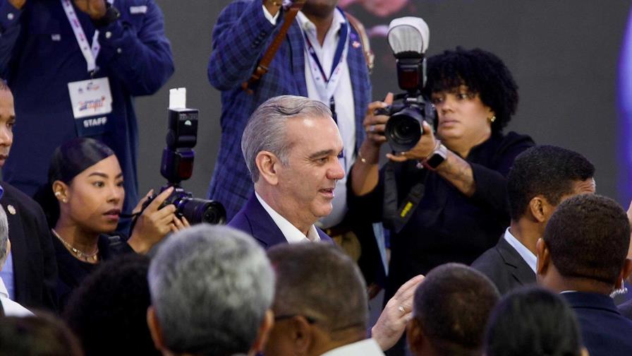 Abinader destaca la generación de empleos y auge de la inversión extranjera en RD