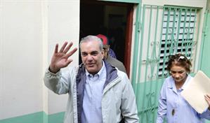 El presidente Abinader supervisa los daños de Melissa en San José de Ocoa y ordena informe urgente