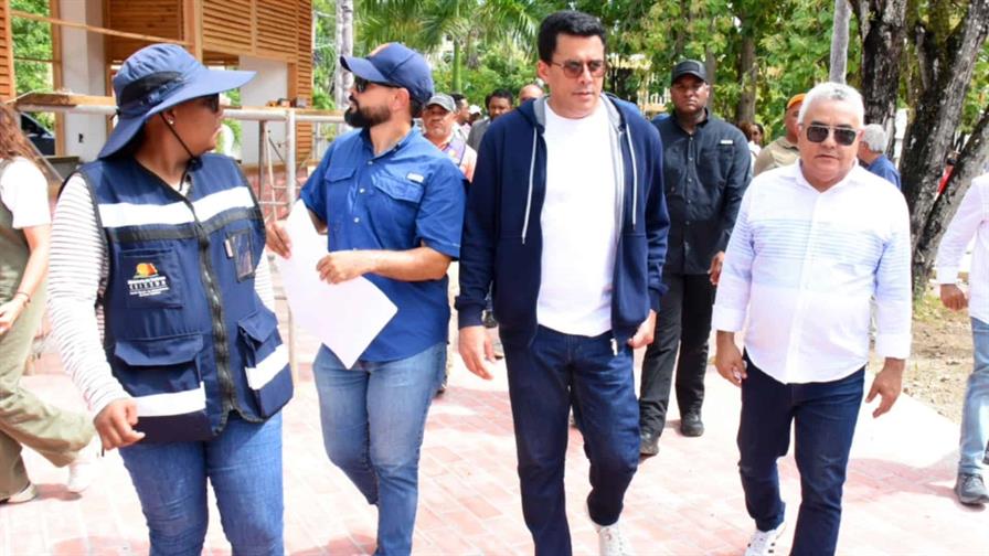 David Collado afirma que reconstrucción del malecón de Samaná superó prueba de las lluvias David Collado afirma que reconstrucción del malecón de Samaná superó prueba de las lluvias