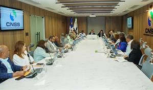 Seguros médicos cubrirán gigantomastia y medicamentos contra VIH, hepatitis B y tuberculosis