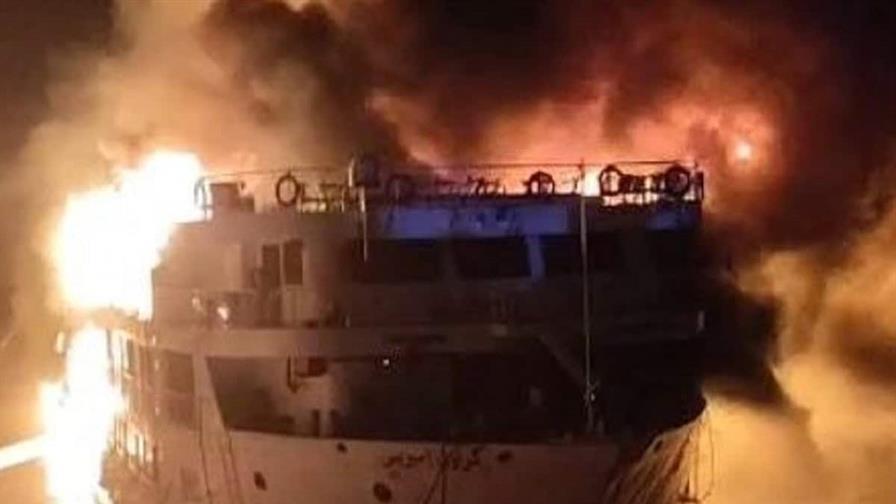Un incendio consume el crucero Empress en el Nilo sin dejar víctimas mortales Un incendio consume el crucero Empress en el Nilo sin dejar víctimas mortales