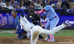 Vladdy Jr., sincronizó  el bate en el prime time