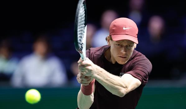 Sinner avanza a semifinales del Masters 1000 de París