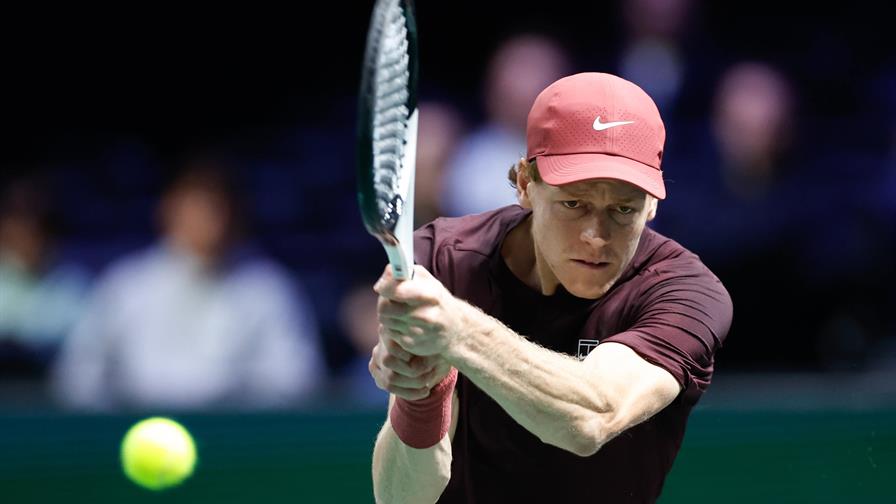 Sinner avanza a semifinales del Masters 1000 de París