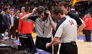 La NBA introduce el uso de auriculares para árbitros en partidos de temporada regular