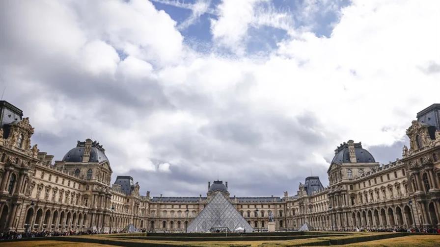 El museo del Louvre instalará dispositivos antiintrusión antes de fin de año