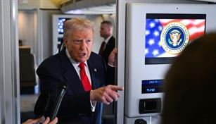 Trump bromea sobre fuerte turbulencia a bordo del Air Force One