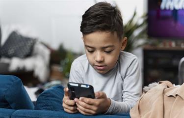 Nomofobia infantil: cómo reconocer la dependencia al celular en los niños