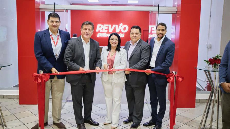 Revvo inauguró un moderno centro de negocios en Megacentro