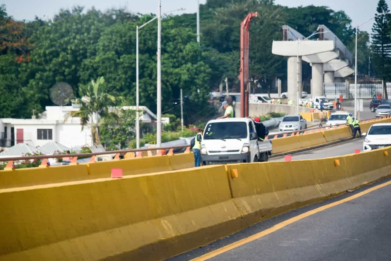 Tránsito restablecido en el elevado de la avenida Monumental, luego de las inundaciones registradas por las lluvias