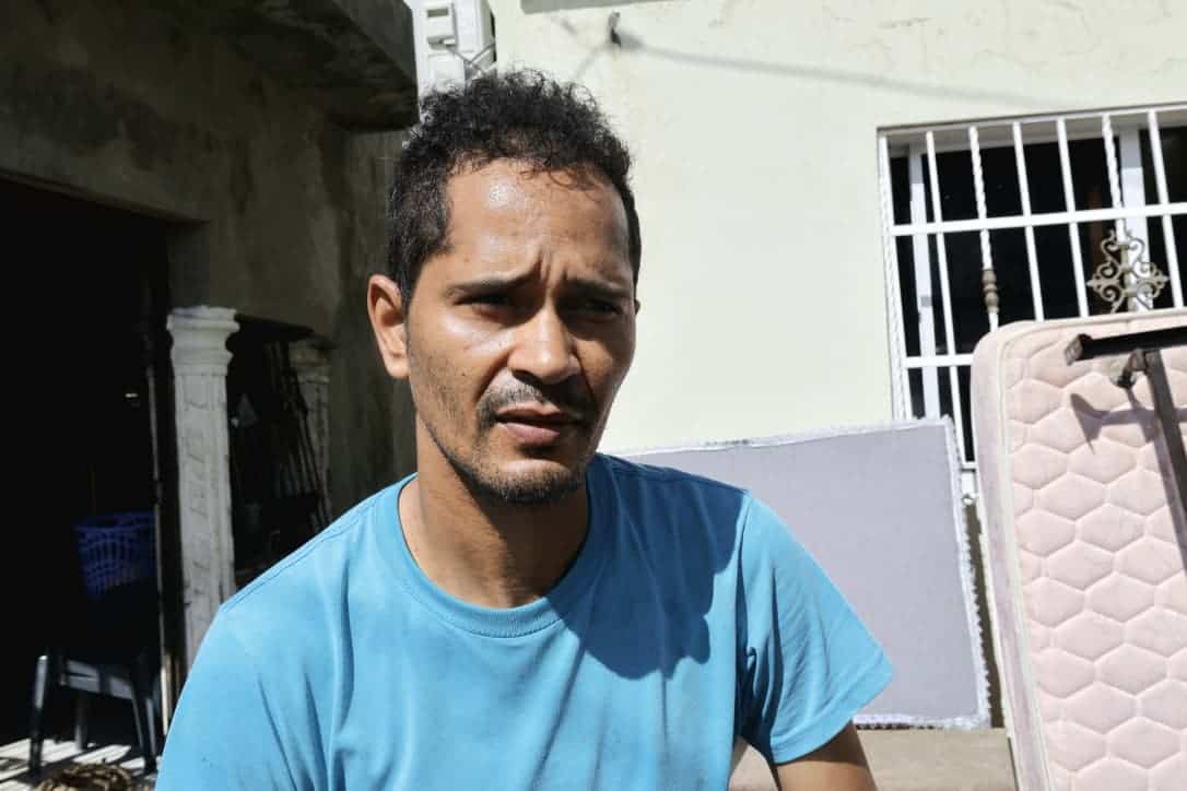 <font dir=auto style=vertical-align: inherit;><font dir=auto style=vertical-align: inherit;>Alexis Díaz, otro de los moradores y afectados en el barrio El Cocal </font></font>en la provincia San José de Ocoa. 